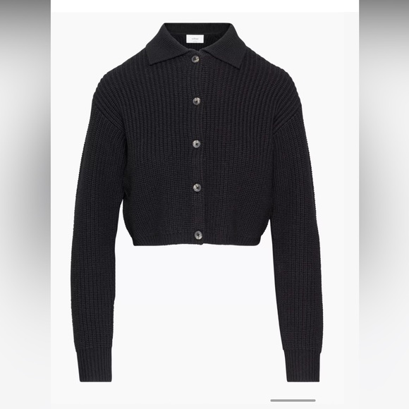 Aritzia Sweaters - Aritzia next door cardigan